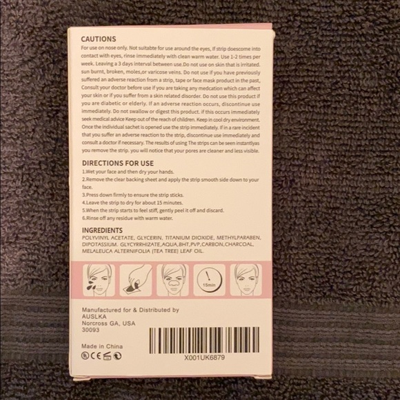 Charcoal Deep Cleaning Pore Strips - Picture 2 of 3